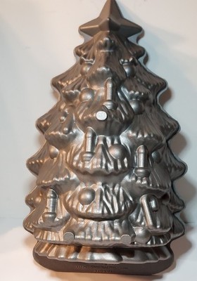 Nordic Ware Christmas Tree 11'' Bundt Cake Pan Mold 4.5 cups Cast Aluminum 