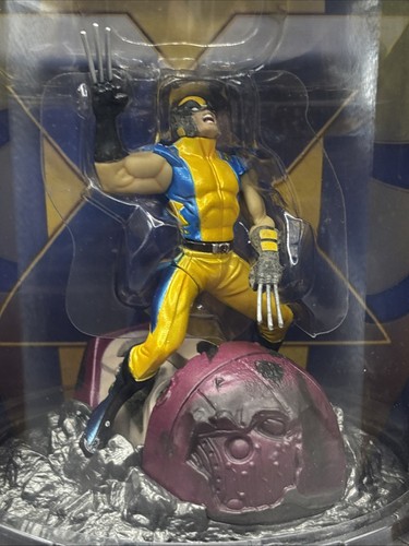 Wolverine Die-Cast Titanium Series Figure Collectible Hasbro With Display Case - Picture 2 of 14