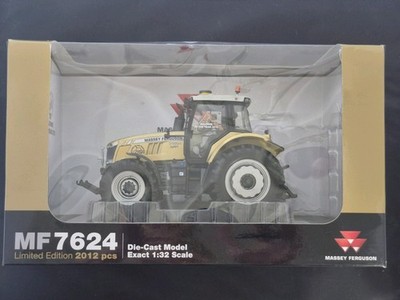 Massey Ferguson MF 7624 Maßstab 1:32 Limited Edition Gold Traktor des Jahres 2012
