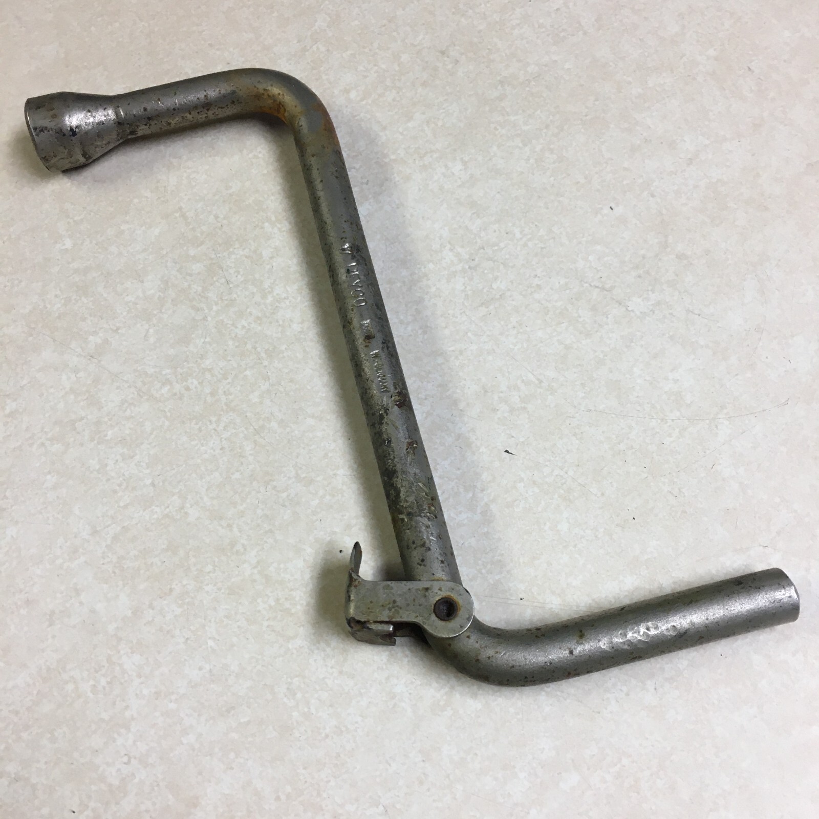 Heyco 17 mm Wheel Lug Nut Wrench Tool w/ Hub Cap Tool Made in Germany