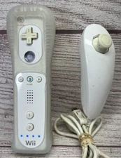 Genuine Nintendo Wii Wiimote Remote Controller w/ Nunchuk & Silicone Grip