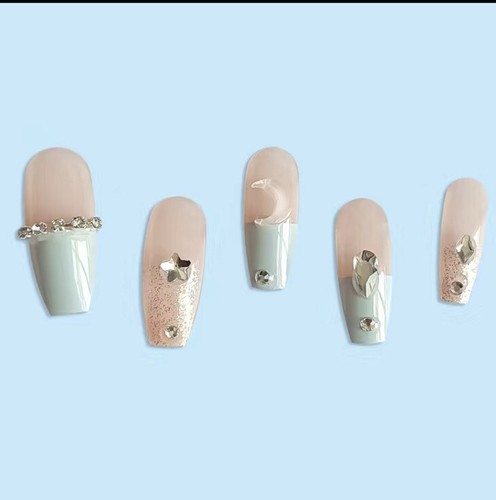 3D Moon And Stars Fake Nails. Comes With 1 Mini File, 24 Jelly Tabs And 1 Stick. - 第 4/5 張圖片
