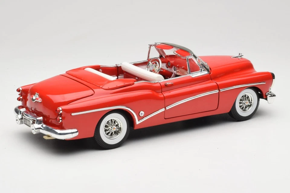 73129 Buick Skylark Convertible Red Motormax 1:18 - Imagen 3 de 4