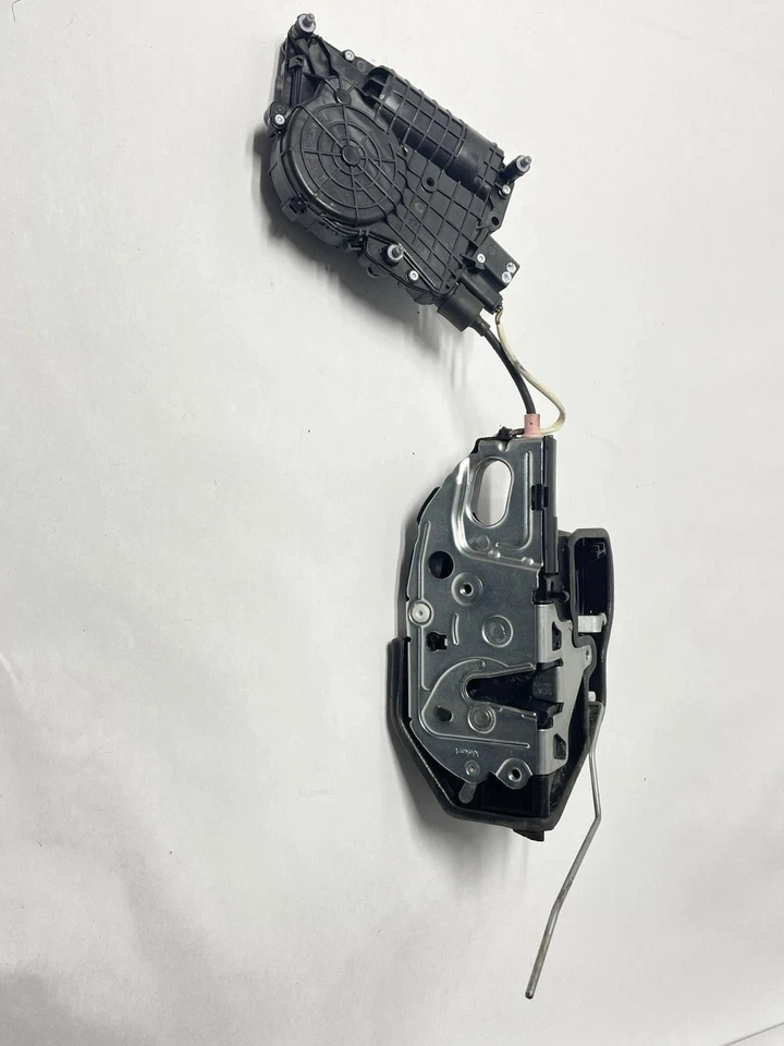 Cerradura puerta trasera derecha BMW 528i 535i 550i 11-16 con cierre suave 7154516 OEM Foto 4 de 4