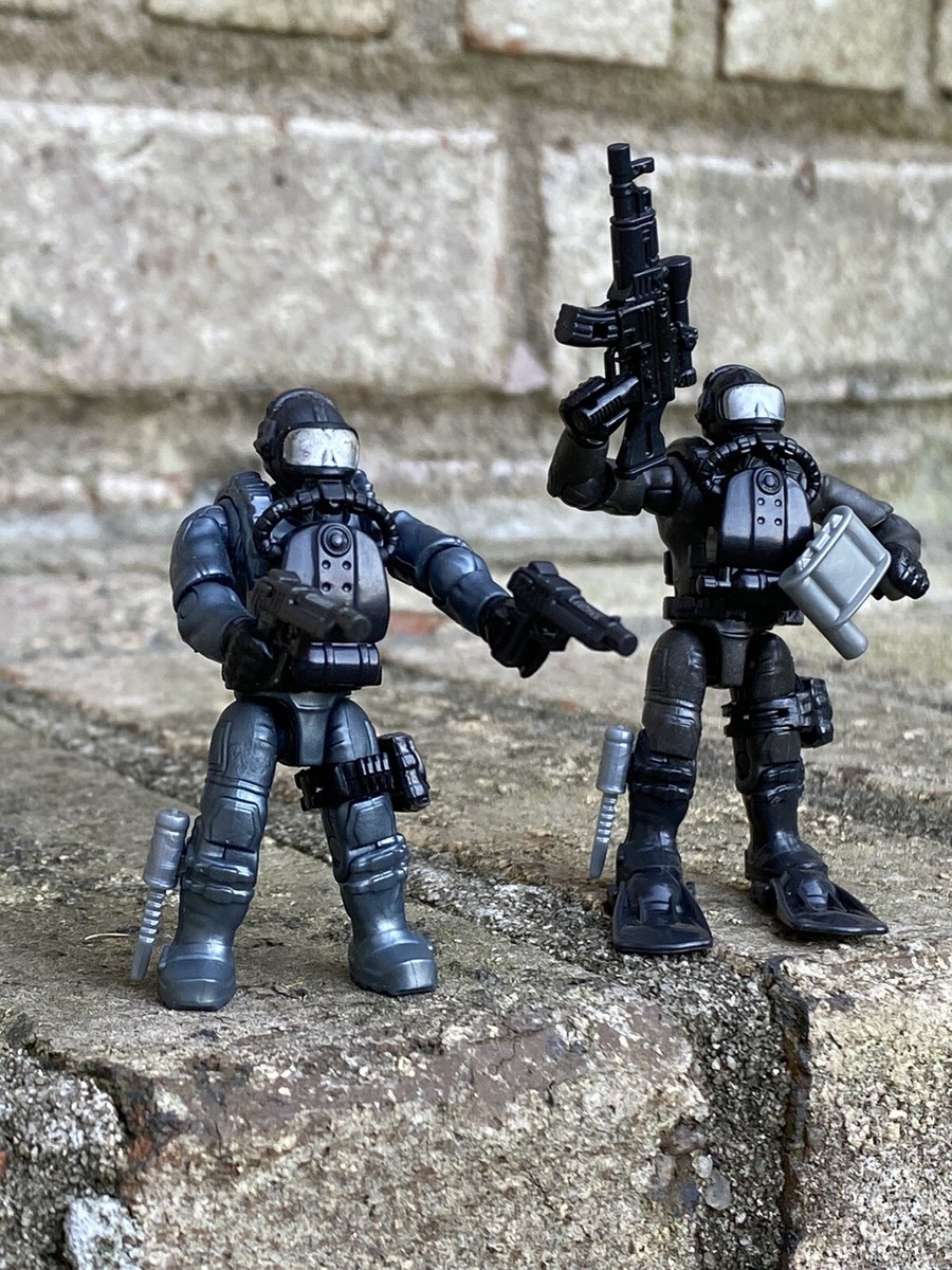 NAVY SEAL FIGURE LOT FROM - Mega Bloks Call Of Duty Seal Team Set