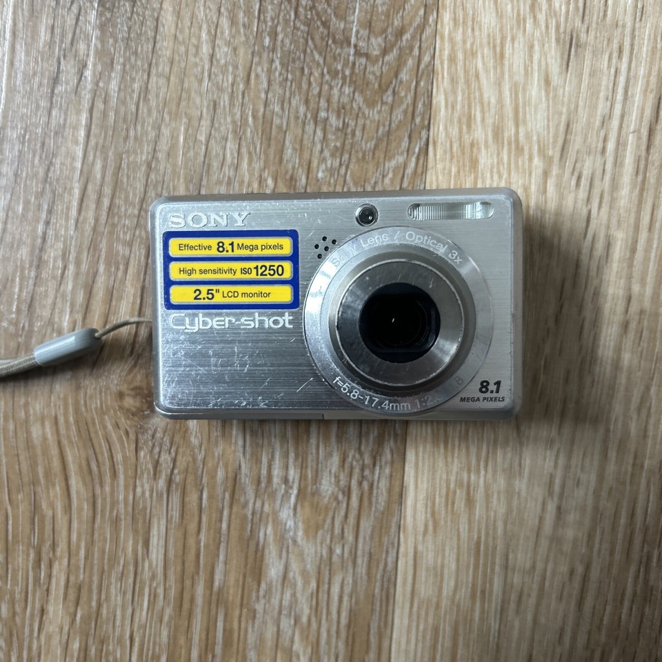 Sony Cybershot DSCS780 8.1MP Digital Camera TESTED Battery + Memory