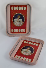 COCA-COLA Ensemble De 2 Plateaux Métalliques, Calendrier 1900. Style Vintage.