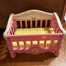 Fisher-Price Dollhouse Baby Crib Snap N Style 4x6" Mattel 2006 Pink & Yellow Bed