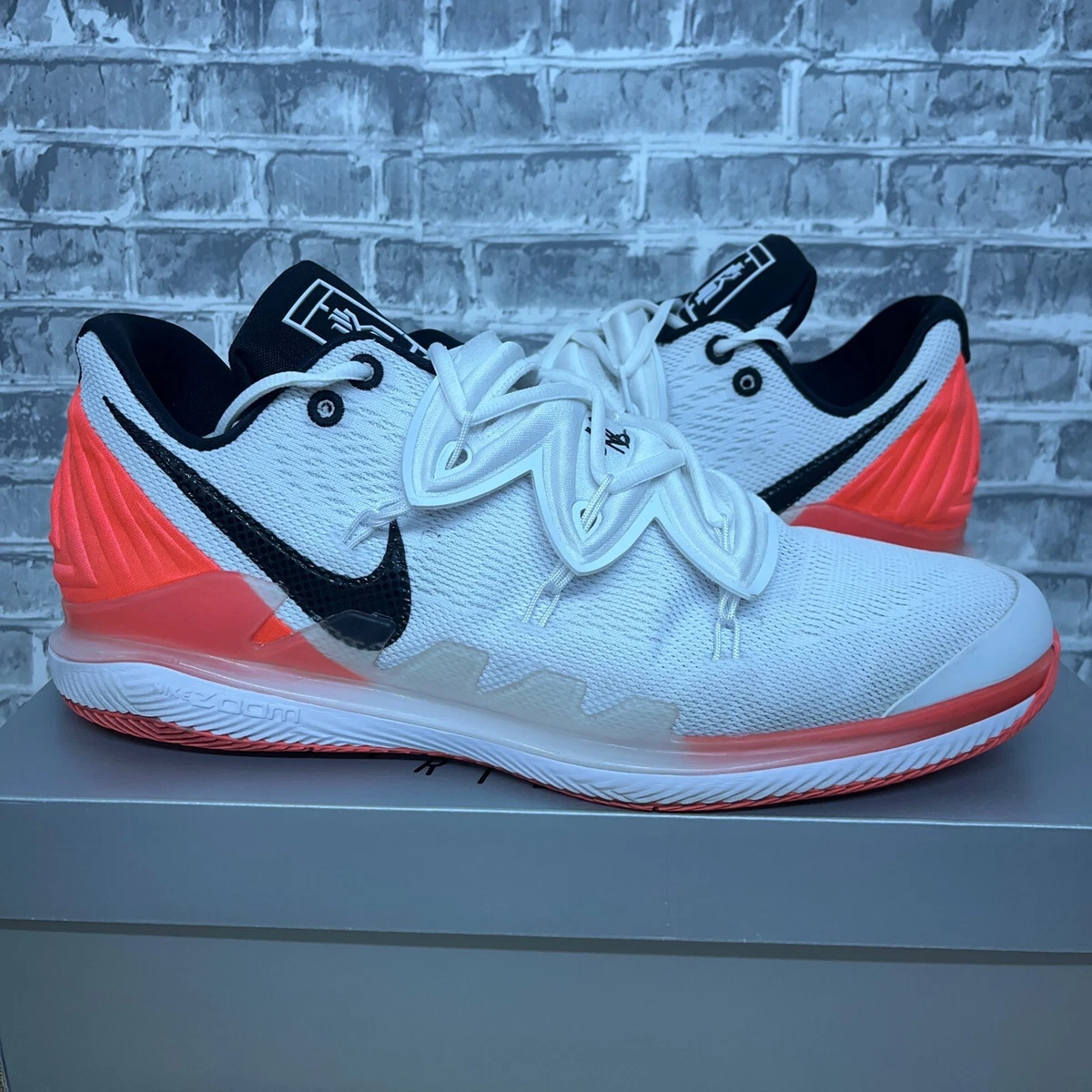 Nikecourt zoom vapor x kyrie 5 hotsell