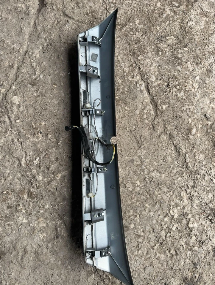 Ford Fiesta Tailgate Handle with number plate lights 8A61-A43404-DH - Image 3 of 3