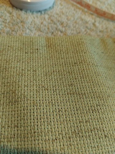 REDUZIERTÐ! Seltene moosgrüne rustikale Aida. 65 cm x 50 cm großes Blatt. 100% Baumwolle.