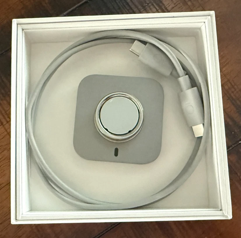 Oura Ring 4 - Gold - Size 12 - Smart Ring - Image 2 of 3