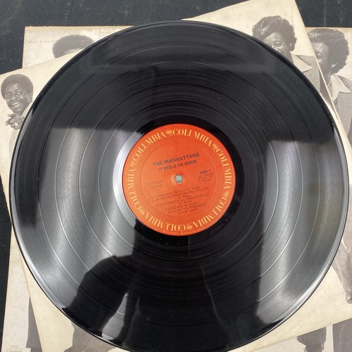 The Manhattans It Feels So Good LP Album Vinyl Record CBS81828 A1/B1 Soul 70's - Imagen 3 de 3