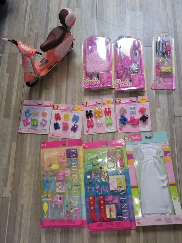 Barbie Clothing and Accessories Set lot of 11