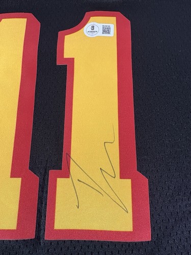 Maglia Trae Young Atlanta Hawks firmata autografata Beckett ICE TRAE Hot - Foto 7 di 19