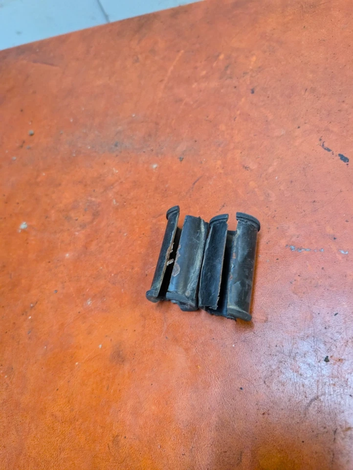 OEM Kawasaki G3 G4 G5 F6 KV MC1 Faro Faro Lámpara Montaje Goma Foto 3 de 3