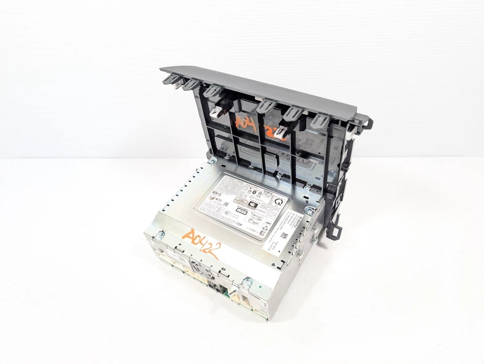 20-23 SUBARU IMPREZA CROSSTREK HARMAN RADIO DISPLAY SCREEN - Image 4 of 4