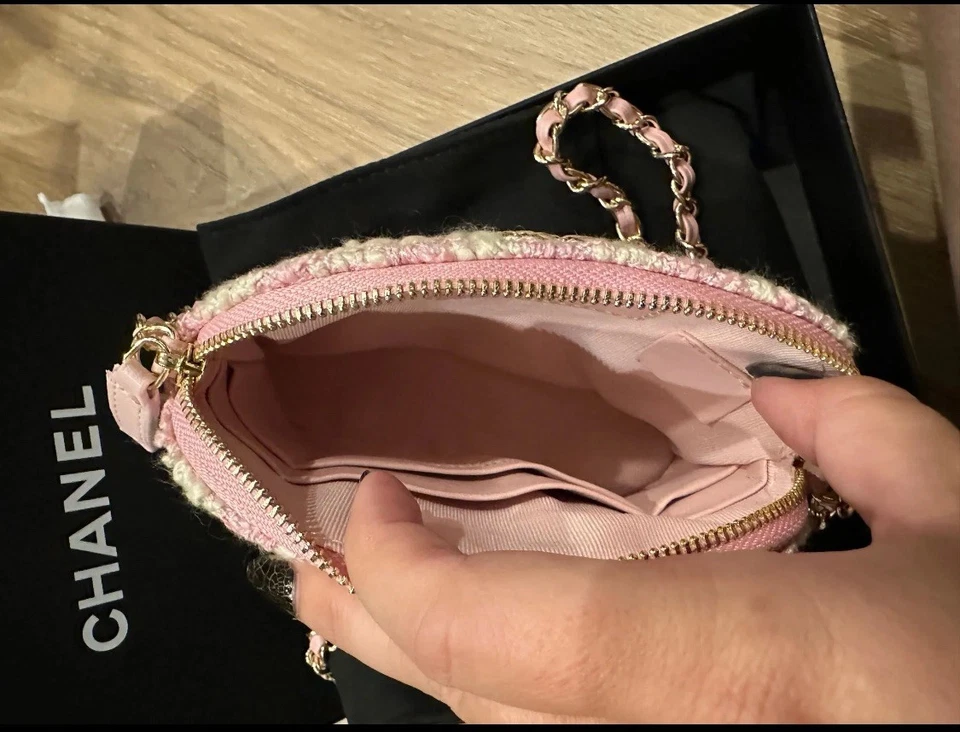 CHANEL GWP VIP Crossbody Purse Pink White Tweed, Small - Image 4 of 4