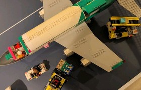 LEGO City Cargo Terminal 60022 W/Minifigs Instructions No Box