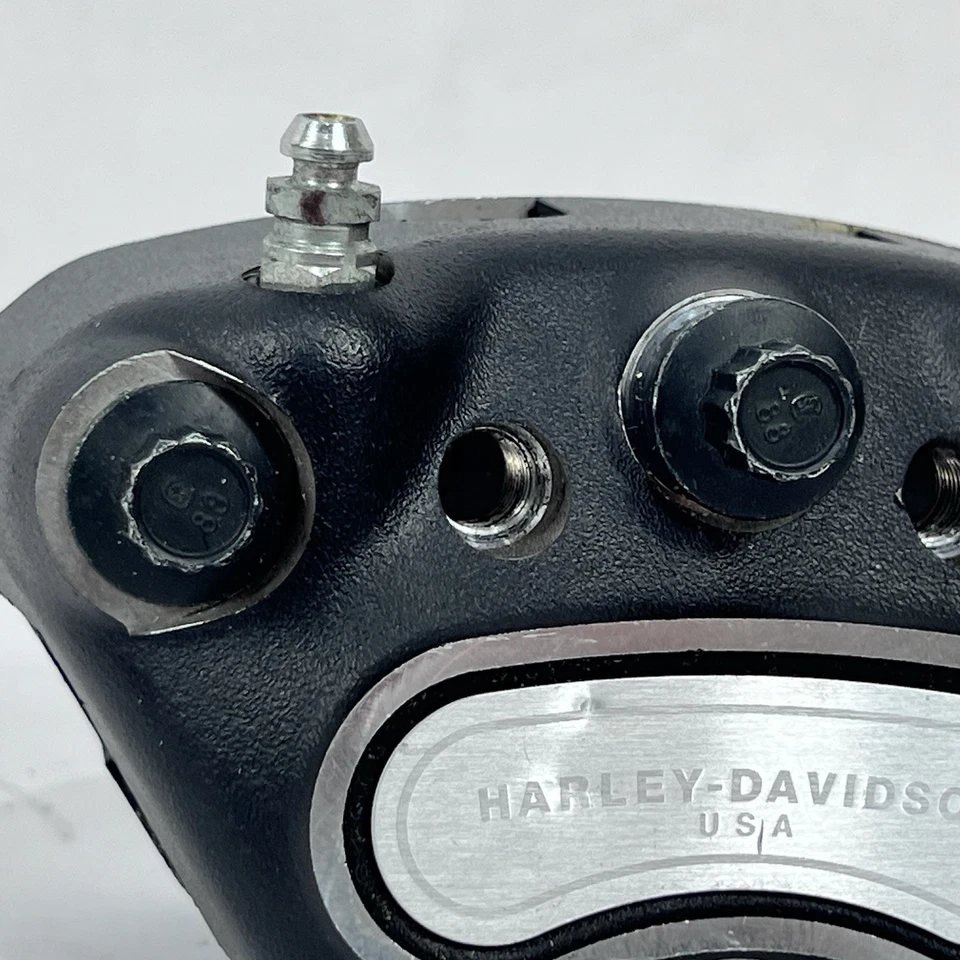 Pinza de freno trasera Harley Davidson Softail Standard Night Train 2006-2007 OEM Foto 2 de 4