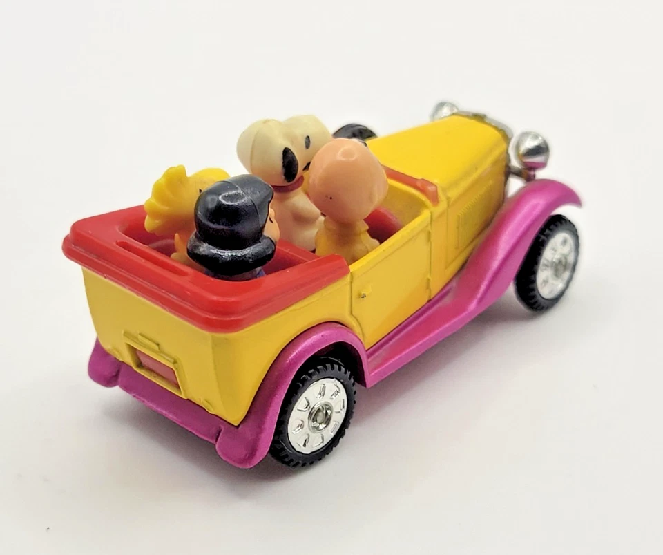 Vtg Peanuts Aviva Die Cast Toy Car, Snoopy And Friends,  1975 - Image 3 of 4
