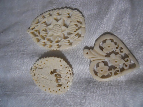 Vintage Victorian? Carved Openwork Pendants 2 Floral 1 elephant Inricate - Picture 2 of 3
