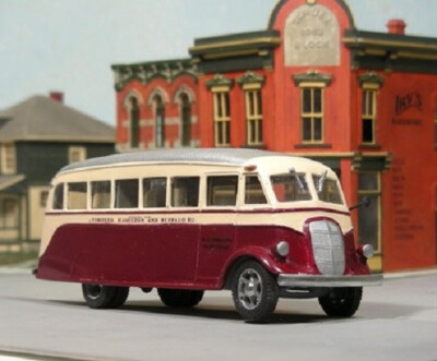 O 1:48 Scale Sylvan # SE-12 - 1937 Studebaker THB Bus KIT