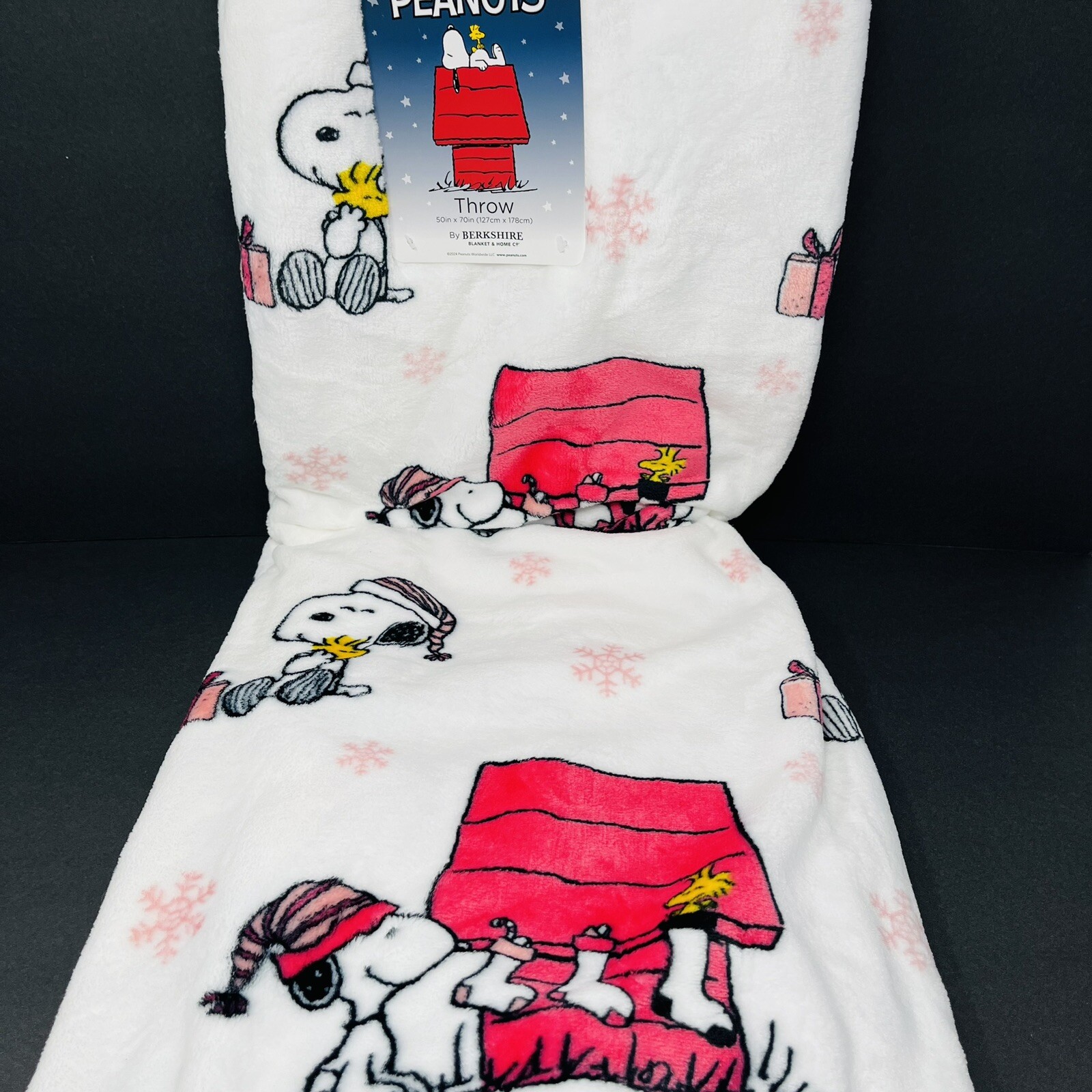 Snoopy Peanuts Christmas Throw Blanket 50x70 Pink Woodstock Doghouse Stockings Cozy Plush