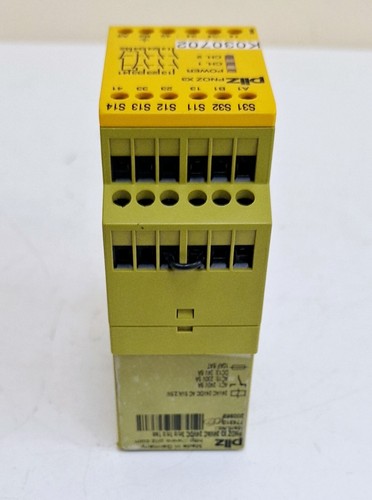 Pilz PNOZ X3 / 774310 Safety Relay - Picture 4 of 8