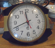 Pendule Japy, en formica noir et doré, années 50/60, déco vintage. France