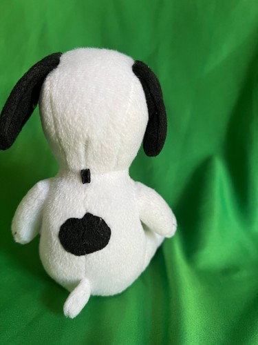 Snoopy Plush - Picture 5 of 10