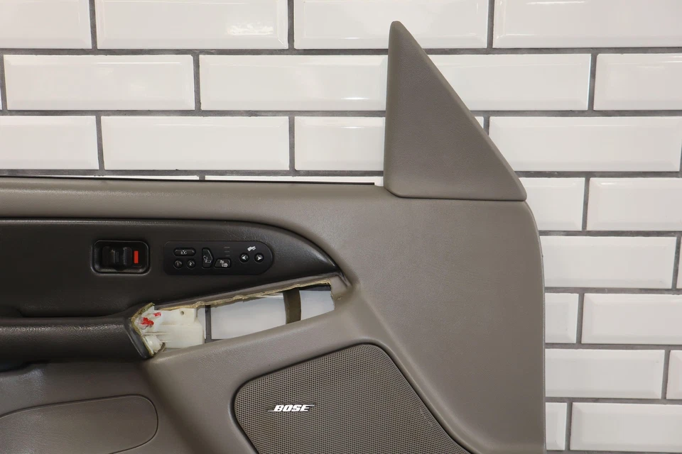 03-06 Chevy Tahoe Suburban GMT800 Panel de puerta interior izquierda izquierda derecha gris carbón 922 Foto 2 de 4