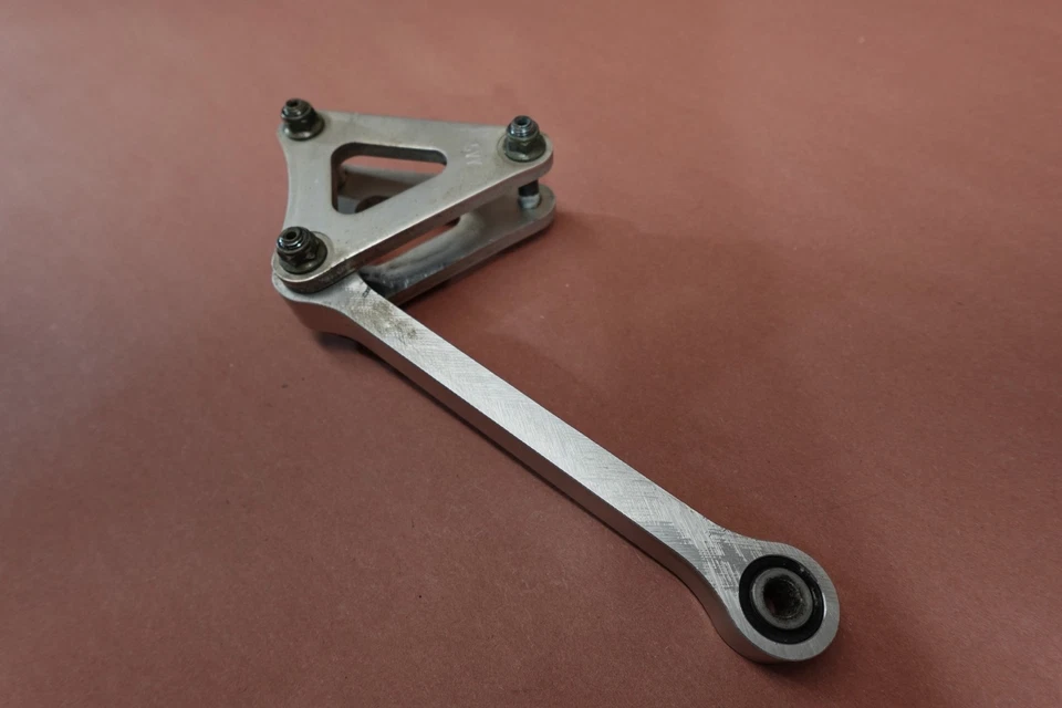 Soporte de amortiguador trasero Yamaha YZF R1 2004-2006 acoplamiento Dogbone Foto 2 de 4