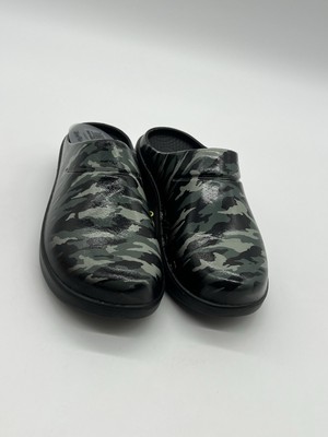 Oofos OoCloog Women's Sz 10 Black Green Camo Slip On Clog