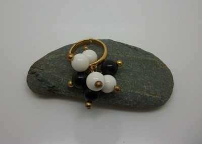 Fun Vtg Black and White Cha-Cha Bead Ring Pinky Adjustable Retro