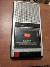 Vintage Sanyo Cassette Tape Record Portable Player AC/DC Power Slim 12 And Tapes