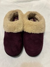 Dearfoams Women  s Slippers Size US 7  8 Maroon  Cream Cozy Memory Foam House Sho