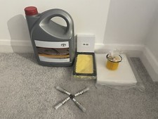 Ricambi Prius dal 2016 al 2022 olio originale Toyota e 4 spine e 3 filtri