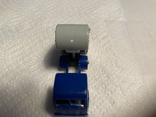 Matchbox Lesney Garbage Truck NO 15 with Hole - Picture 2 of 7