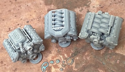 1:24 Scale: Ford Engine Pack; 3 Engines: Coyote 5.0, GT350 VooDoo;Custom Lincoln