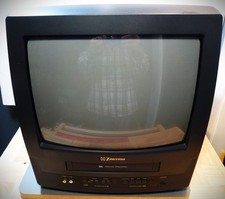 Emerson 13" TV/VCR CRT Combo EWC1303 Retro/ Gaming TV Works, Good Pic, VCR Issue Emerson 13" TV/VCR CRT Combo EWC1303 Retro/ Gaming TV Works, Good Pic, VCR Issue - Image 1