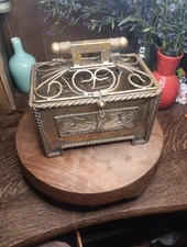 Vintage Gold Guilded Forged Iron Metal Twisted Wire Display Box?? Rare find!!!