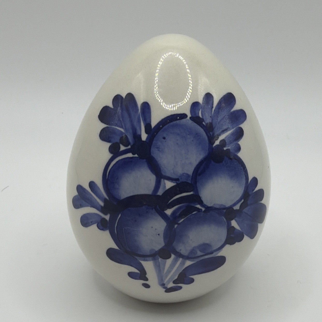 Holland, MI Delft-Style Signed Blue & White Hand-Painted Porcelain Egg 2-3/4”