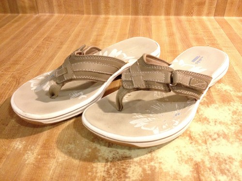 Clarks Womens 7.5M Brinkley Jazz Tan Brown Beige Leather Flip Flop Thong Sandals - Picture 2 of 12