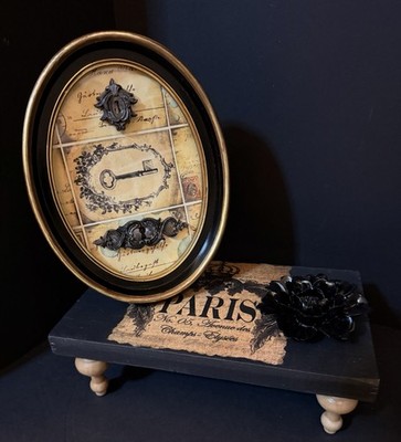 Small Decor Paris Table With Picture And Rose Decor