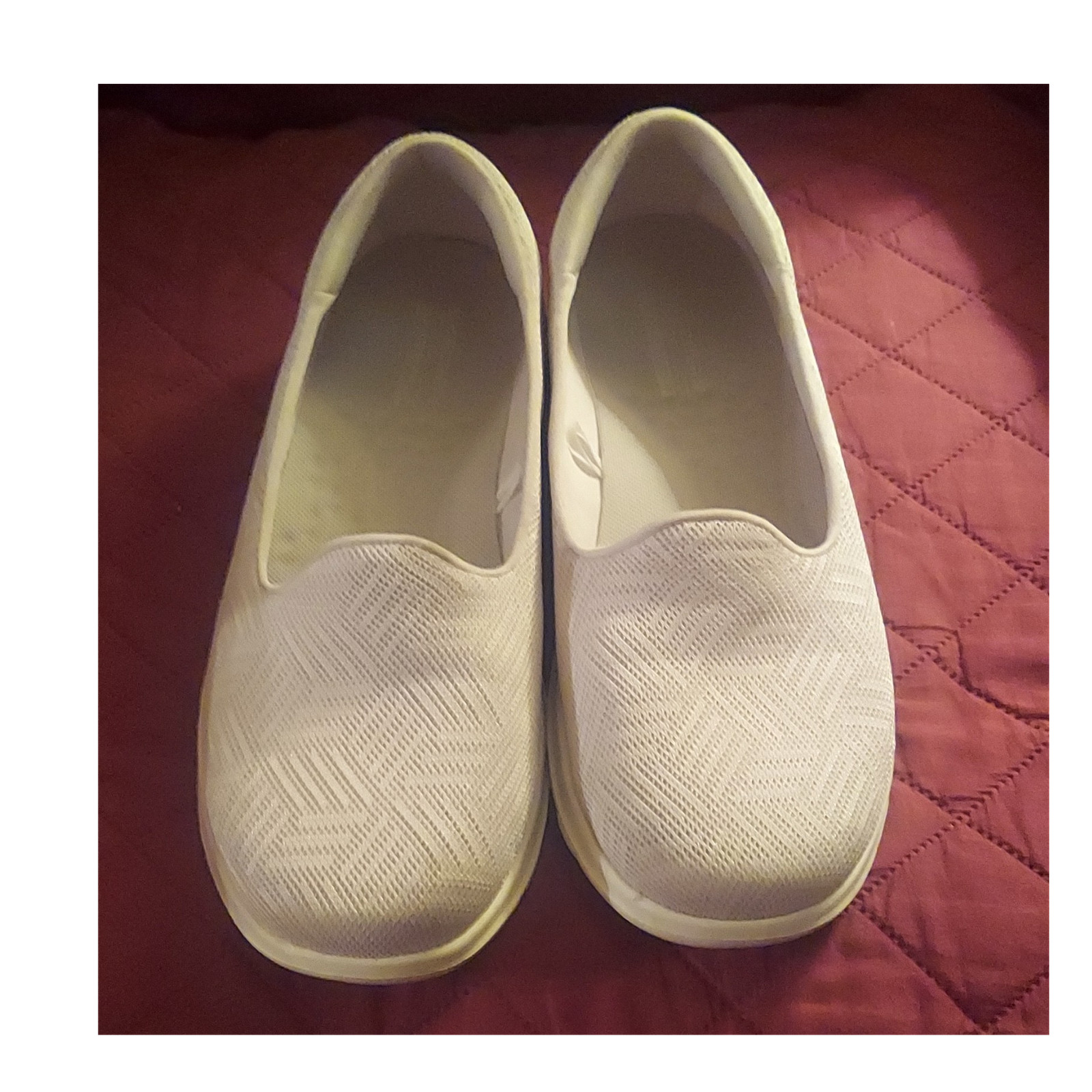 SKECHERS GOwalk Women's White Slip-On Flats Comfort Foam Insole Wide US 9