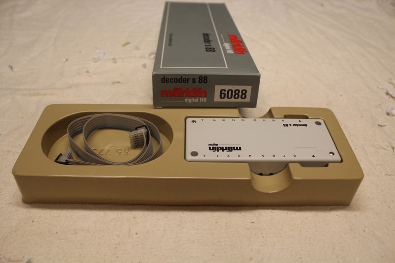 Marklin HO Used Decoder S88 Model #6088 with Box