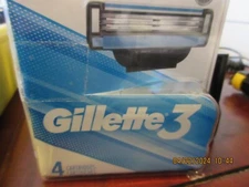 Gillette 3 Men's Razor Blade Refills 4 Cartridges - NEW