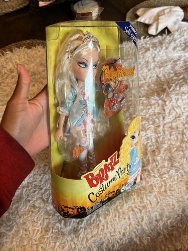 RARE HTF 2008 MGA BRATZ DOLL CLOE Pouty Princess Costume Party 3rd Edition Ver 2 - Picture 15 of 24