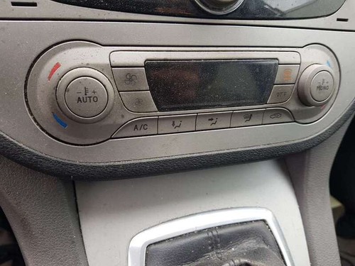 MODELLO DI RIFINITURA DEL COPRIVOLANTE PER FORD KUGA FOCUS C-MAX